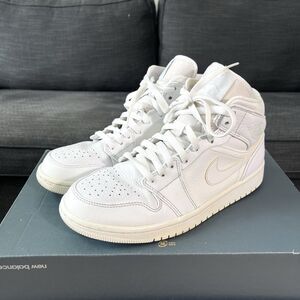 Nike Air Jordan 1 Mid Triple White Basketball Shoes 554724-109 Men's Size 9